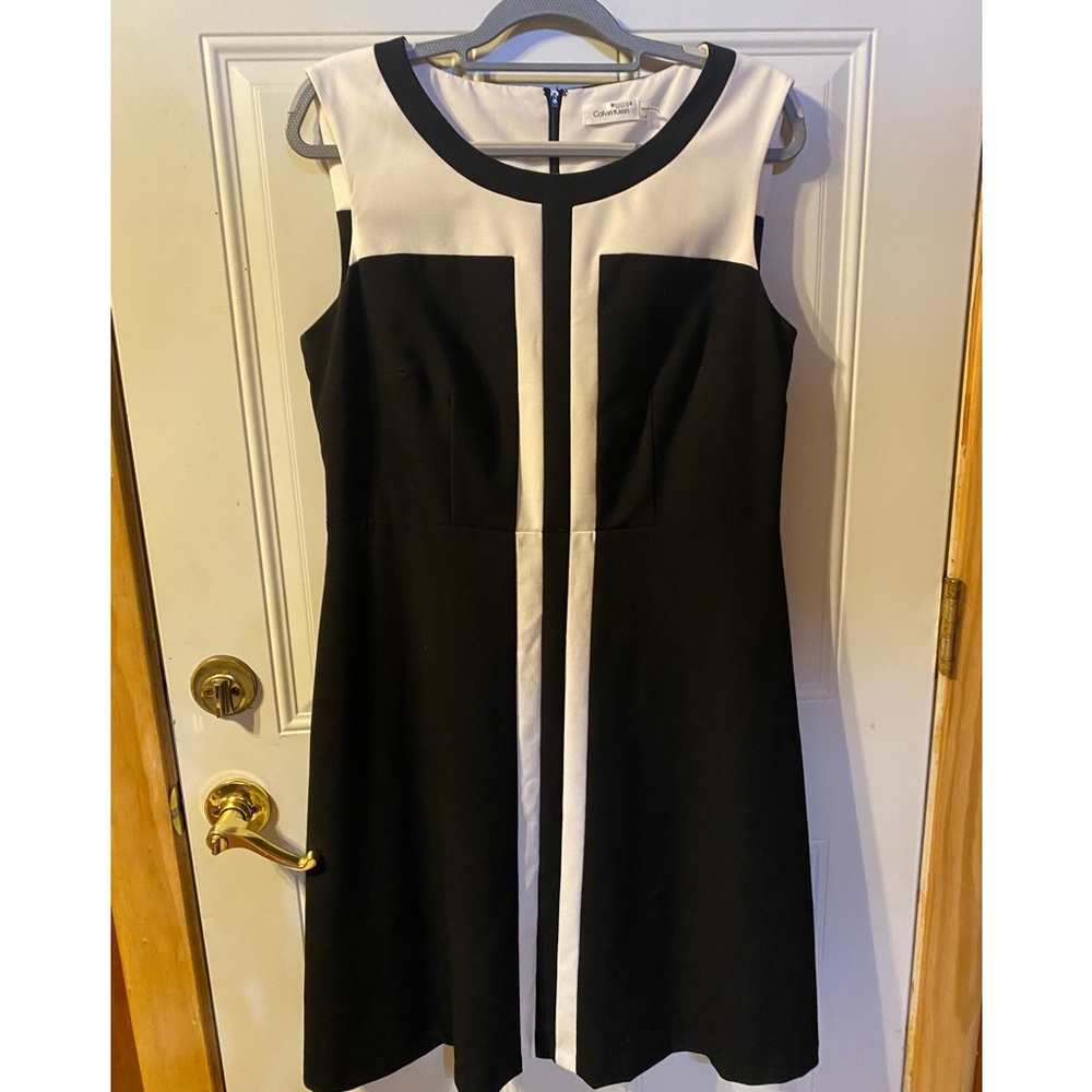 Calvin Klein Black&White Dress, Size 14, Sleeveless, Zipper n Back